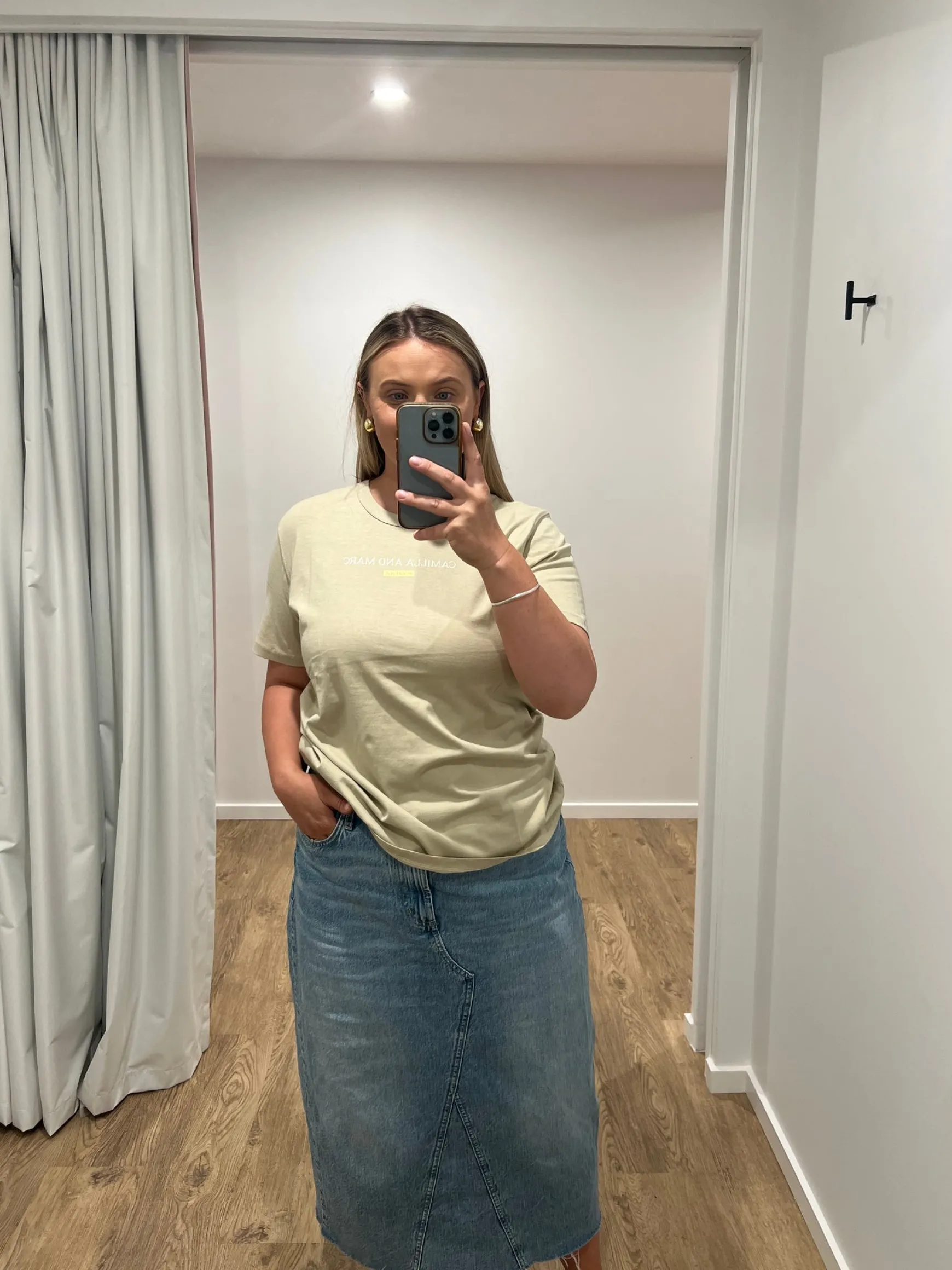 Camilla and Marc Maria Tee - Silver Bark