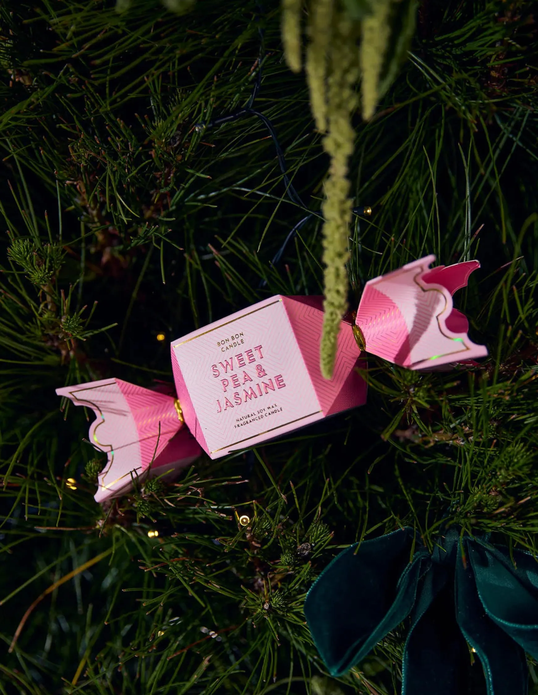 Ecoya Sweet Pea & Jasmine Tin Candle Bon Bon - Holiday Collection