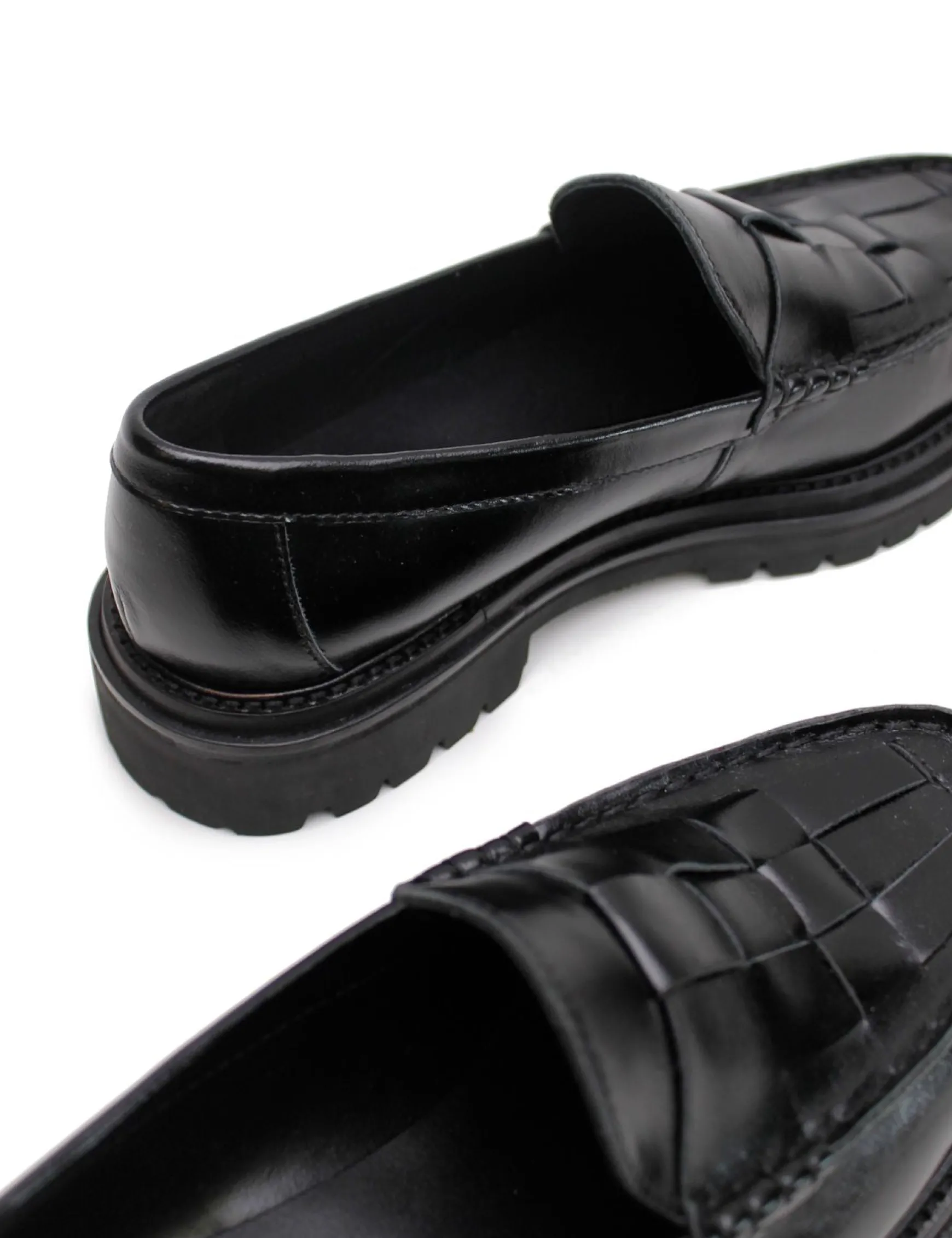 La Tribe Zoe Loafer - Black