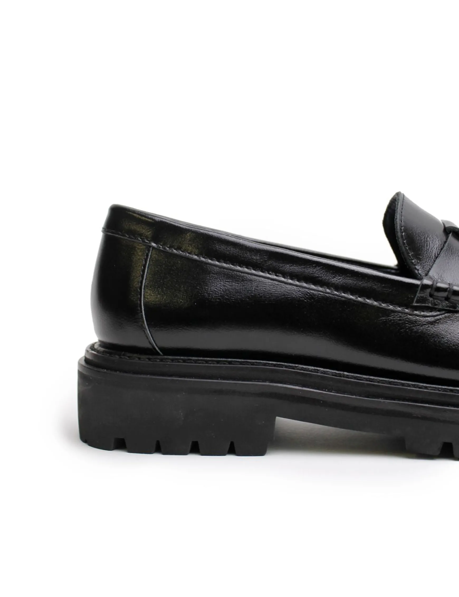 La Tribe Zoe Loafer - Black