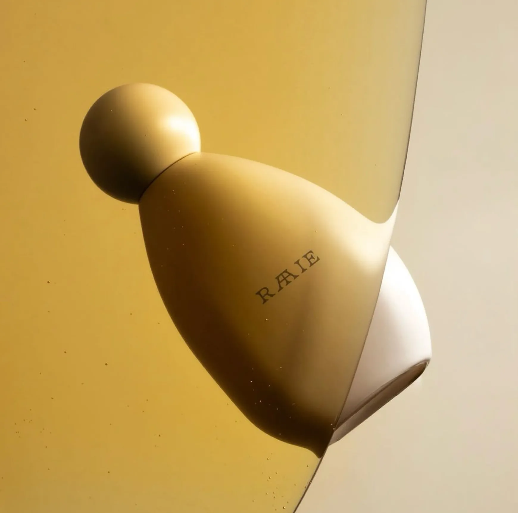 Raaie Golden Nectar Mānuka Honey Enzyme Cleanser