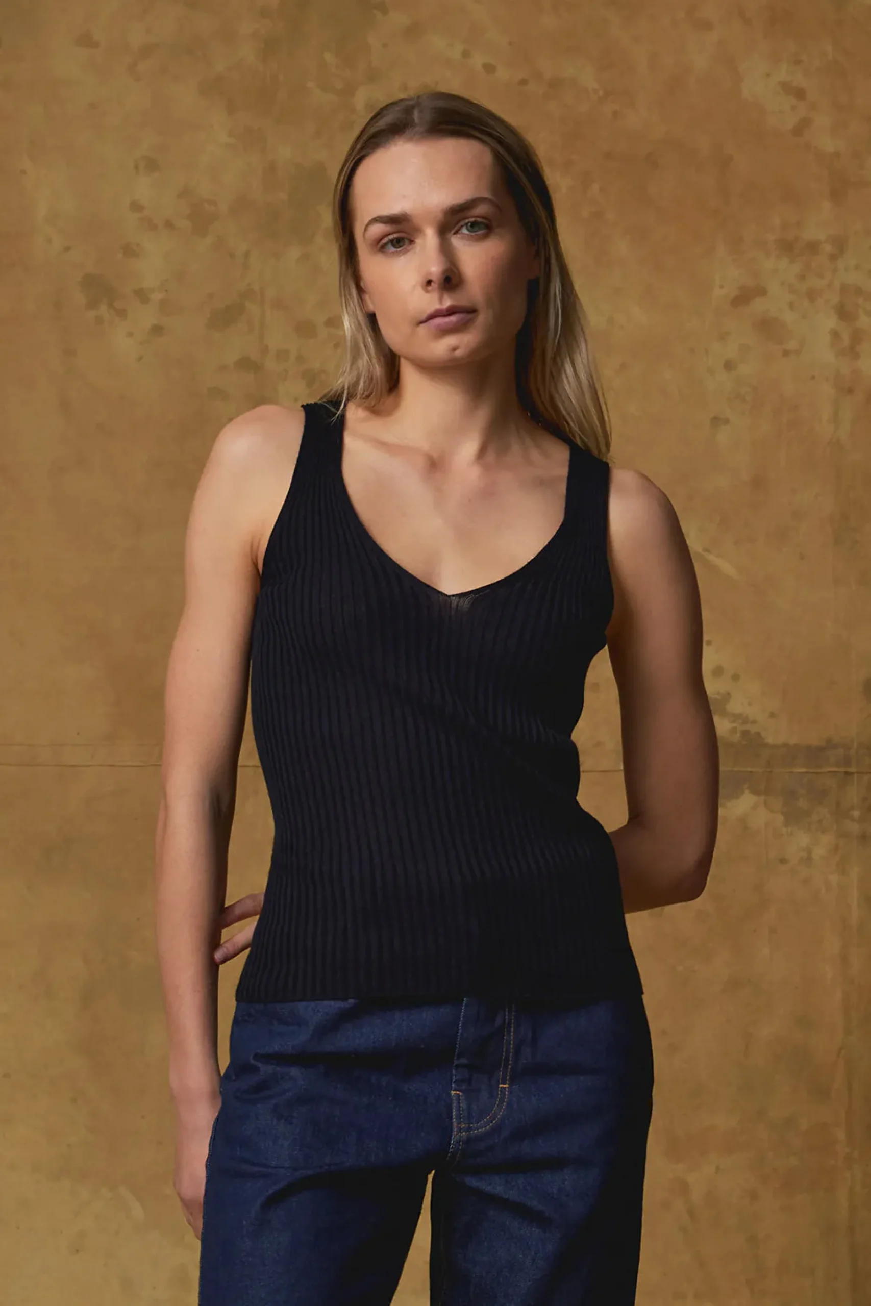 Standard Issue Merino Rib V Neck Tank - Black